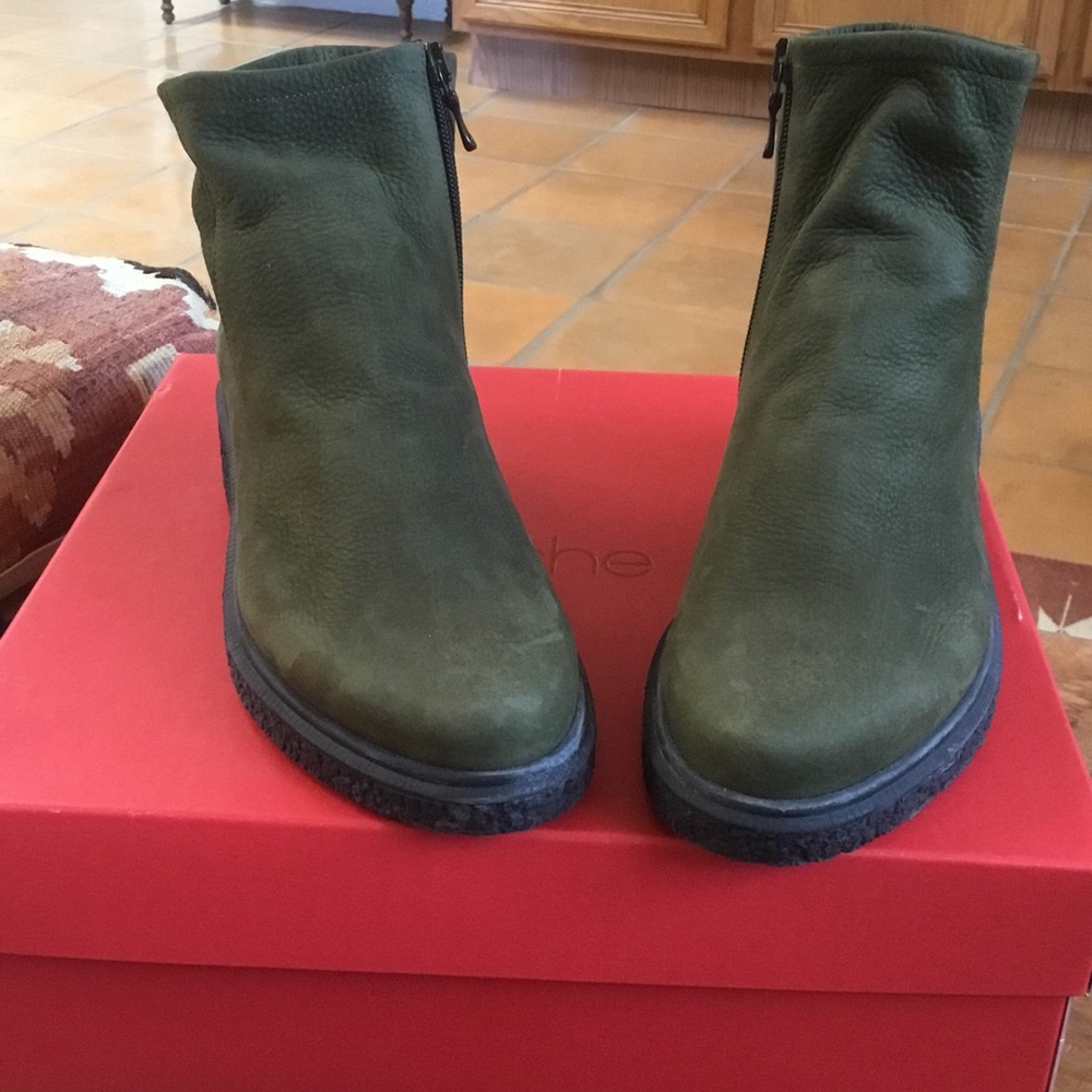 NWT Arche Olive Green Suede Leather Ankle Boots
